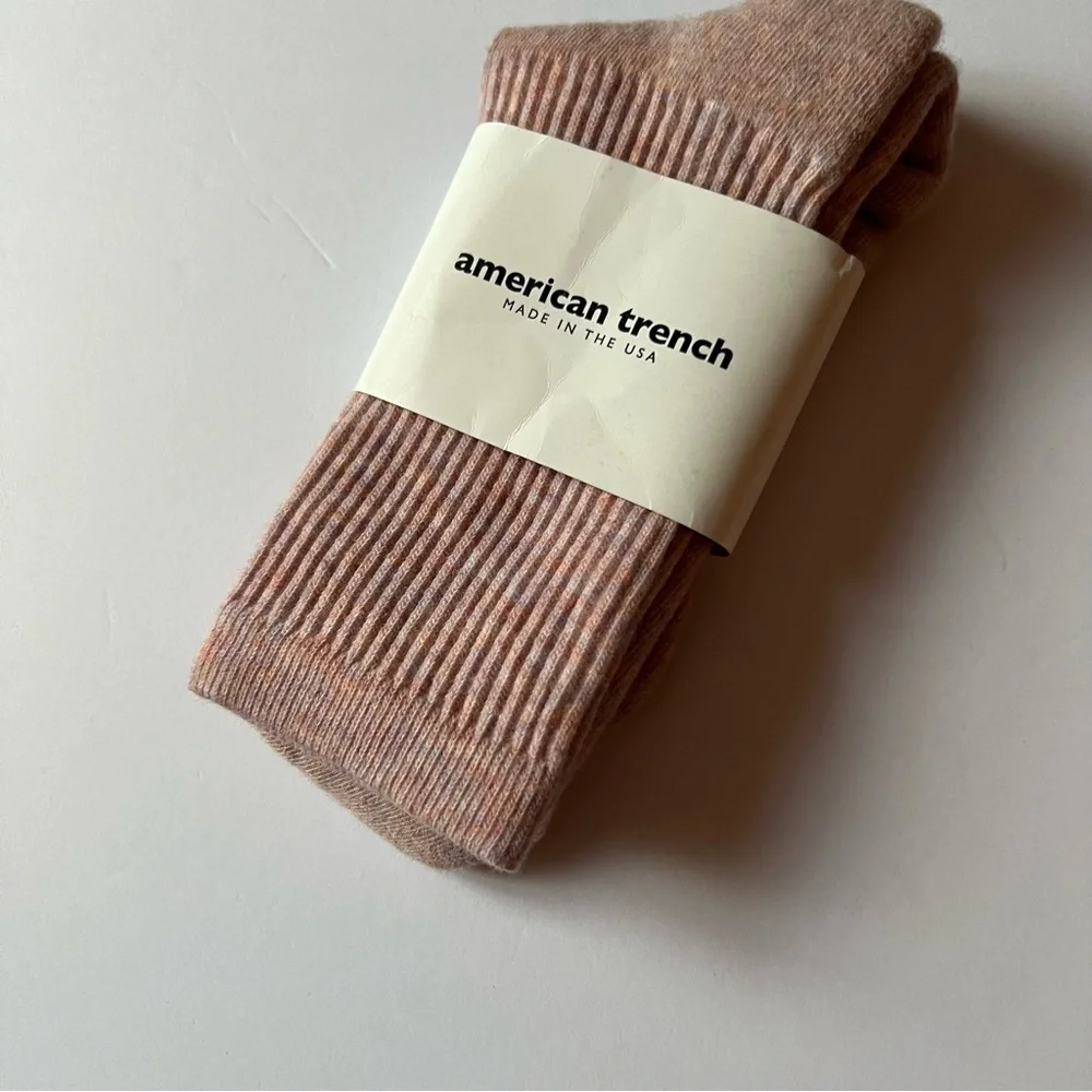 AMERICAN TRENCH SUPERMERINO WOOL CREW SOCKS BLUSH HEATHER PINK OS NWT